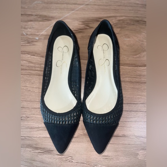 JESSICA SIMPSON BLACK SLEEK SEXY CHIVESY FLAT SIZE 8M - Picture 7 of 7